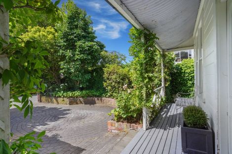 Photo of property in 96 Holly Road, St Albans, Christchurch, 8014