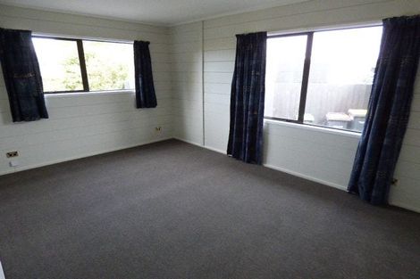 Photo of property in 2/17e Te Maru Place, Redwood, Christchurch, 8051