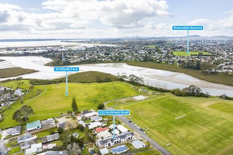 Photo of property in 2/122 Archibald Road, Kelston, Auckland, 0602
