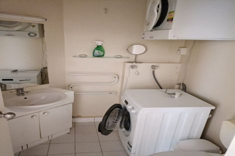 Photo of property in Terrace Tower Apartments, 8b/126 The Terrace, Wellington Central, Wellington, 6011