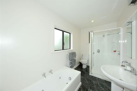 Photo of property in 112 Memorial Avenue, Burnside, Christchurch, 8053