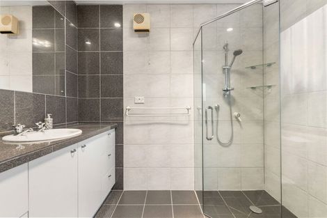 Photo of property in 15 Perendale Close, Somerville, Auckland, 2014