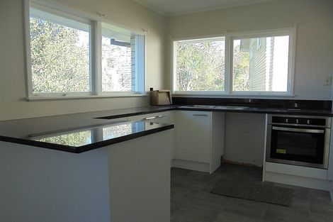 Photo of property in 1/24 Sovereign Place, Glenfield, Auckland, 0629