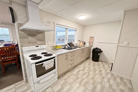 Photo of property in 21 Seabrook Avenue, New Lynn, Auckland, 0600