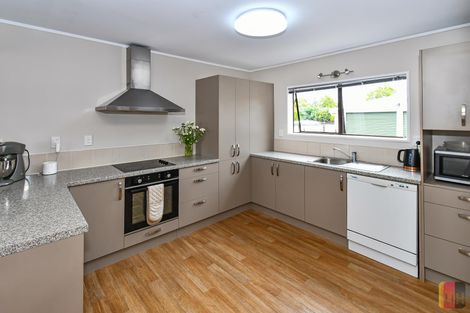 Photo of property in 14 Hadley Wood Drive, Wattle Downs, Auckland, 2103