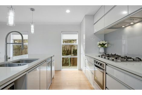 Photo of property in 3 Bangla Place, Massey, Auckland, 0614