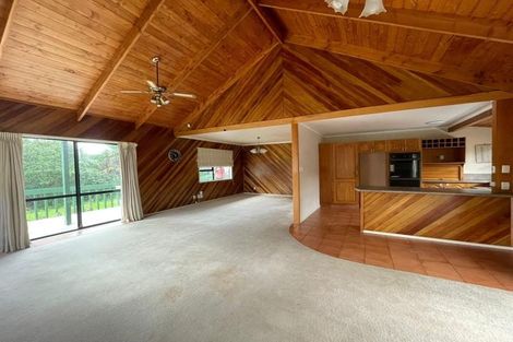 Photo of property in 14 Chablis Place, Henderson, Auckland, 0612