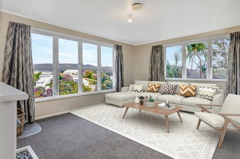 Photo of property in 48 Hereford Street, Cannons Creek, Porirua, 5024