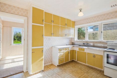 Photo of property in 19 Mahoe Street, Otaki Beach, Otaki, 5512