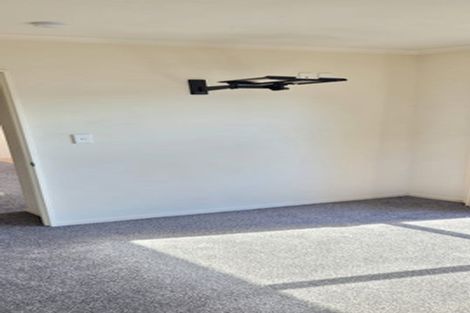 Photo of property in 3b Charlenne Close, Ranui, Auckland, 0612