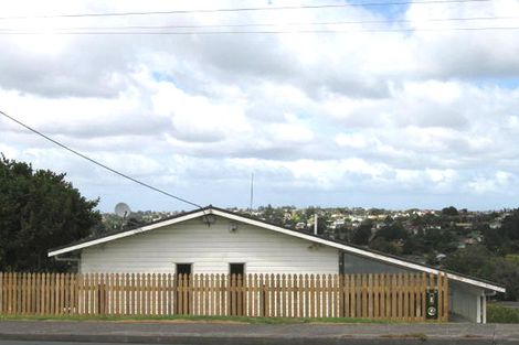 Photo of property in 2/27-31 Target Road, Totara Vale, Auckland, 0629