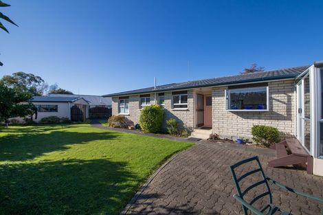 Photo of property in 43 Meadowbrook Drive, Cloverlea, Palmerston North, 4412