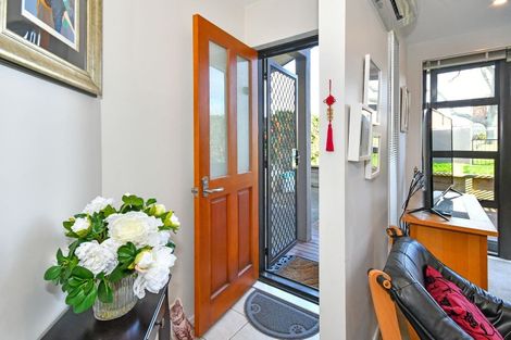Photo of property in 2/8 Landscape Road, Papatoetoe, Auckland, 2025