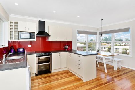 Photo of property in 13 Orchard Rise, Rosehill, Papakura, 2113