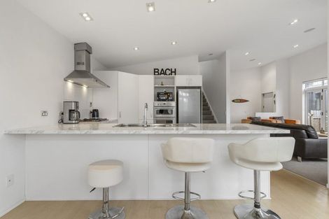 Photo of property in 11 William Bayes Place, Red Beach, 0932