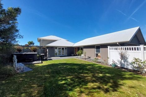 Photo of property in 10 Mcmahon Drive, Aidanfield, Christchurch, 8025
