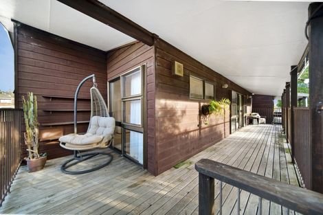 Photo of property in 3 Orinda Close, Botany Downs, Auckland, 2010