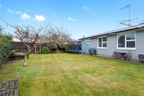 Photo of property in 6 Weston Place, Rangiora, 7400