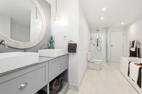 Photo of property in 301 Fergusson Drive, Heretaunga, Upper Hutt, 5018