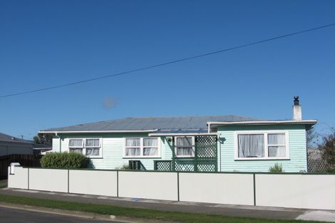 Photo of property in 4 Bledisloe Street, Levin, 5510