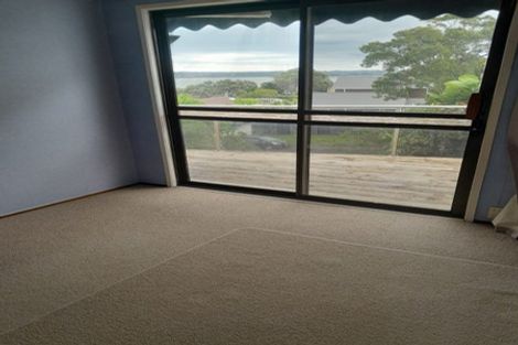 Photo of property in 2/126 Island Bay Road, Beach Haven, Auckland, 0626