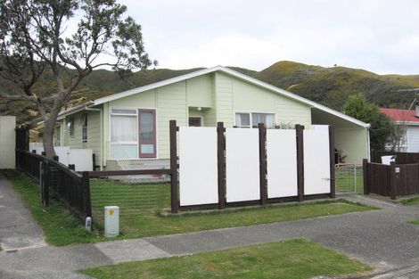 Photo of property in 15 Dewsbury Grove, Wainuiomata, Lower Hutt, 5014