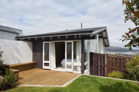 Photo of property in 76 Cannon Hill Crescent, Mount Pleasant, Christchurch, 8081
