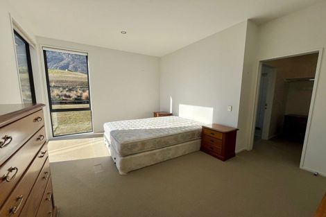Photo of property in 9 Rabbiters Crescent, Jacks Point, Queenstown, 9371