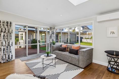 Photo of property in 17 Sandringham Street, Saint Clair, Dunedin, 9012