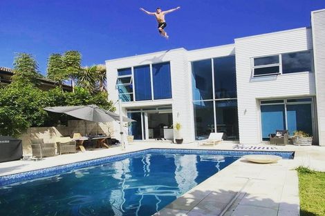 Photo of property in 7 Rangi Avenue, Schnapper Rock, Auckland, 0632