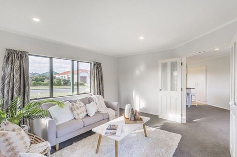 Photo of property in 16 Beachwater Grove, Paraparaumu Beach, Paraparaumu, 5032