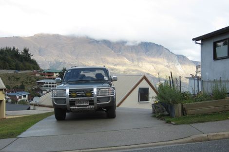 Photo of property in 4b Dart Place, Fernhill, Queenstown, 9300
