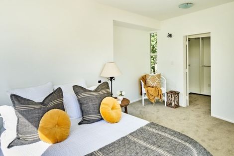 Photo of property in 34 Seaview Road, Paremata, Porirua, 5024