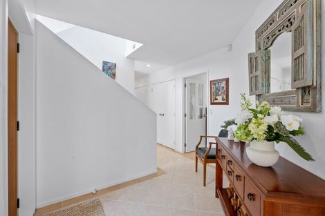 Photo of property in 10a Scarboro Terrace, Murrays Bay, Auckland, 0630