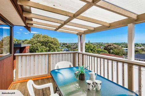 Photo of property in 1/3 Lynngate Place, Hillcrest, Auckland, 0627