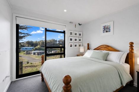 Photo of property in 33 Achilles Avenue, Waitarere Beach, Levin, 5510