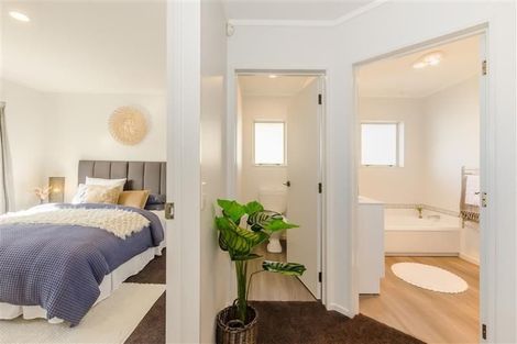 Photo of property in 1b Hemi Street, Waikanae, 5036