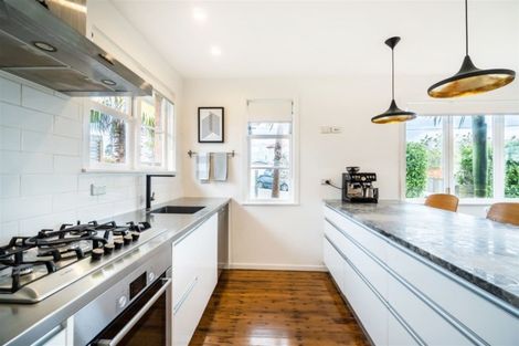 Photo of property in 2 Leander Road, Bayswater, Auckland, 0622