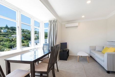 Photo of property in 2 Kopiko Way, Brooklyn, Wellington, 6021