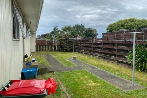 Photo of property in 9 Aratapu Street, Waitara, 4320