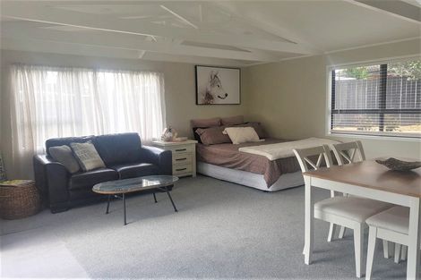 Photo of property in 19a Leaming Place, Clarks Beach, 2122