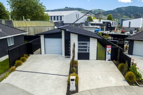 Photo of property in 14 Passchendaele Grove, Trentham, Upper Hutt, 5018