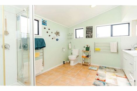 Photo of property in 38 Riddell Road, Kerikeri, 0230