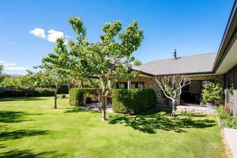 Photo of property in 9 Hikuwai Drive, Albert Town, Wanaka, 9305