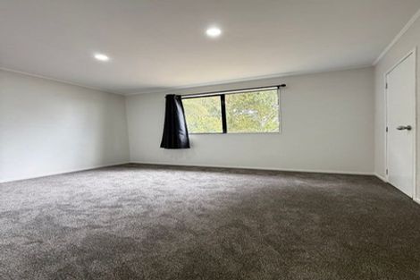 Photo of property in 1/4 Eulogy Place, Randwick Park, Auckland, 2105