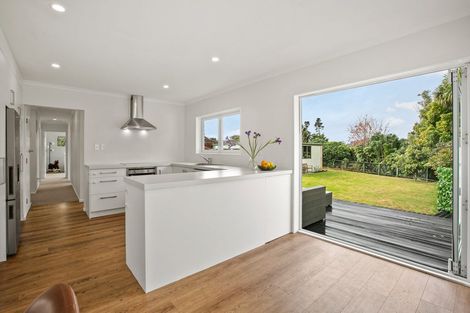 Photo of property in 60 Karina Road, Merrilands, New Plymouth, 4312