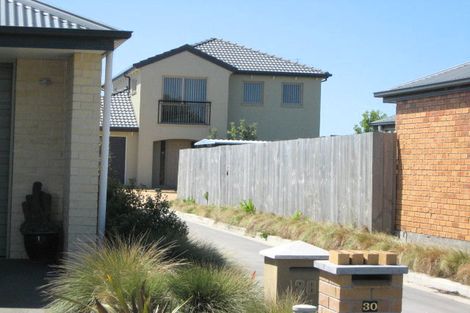 Photo of property in 28 Coolspring Way, Redwood, Christchurch, 8051