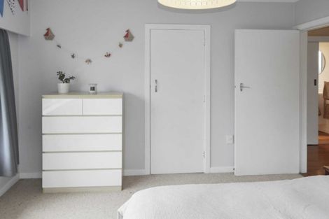 Photo of property in 49 Glenfield Crescent, Mairehau, Christchurch, 8052