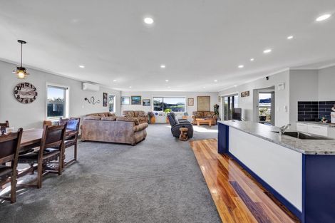 Photo of property in 280 Austin Road, Normanby, Hawera, 4673