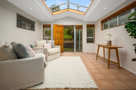 Photo of property in 15 Tainui Terrace, Tawa, Wellington, 5028